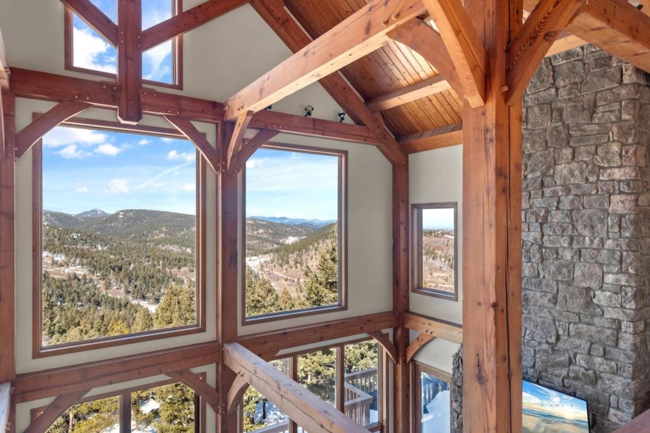 Mountain Retreat Sleeps 10 with Pool Table and Arcade