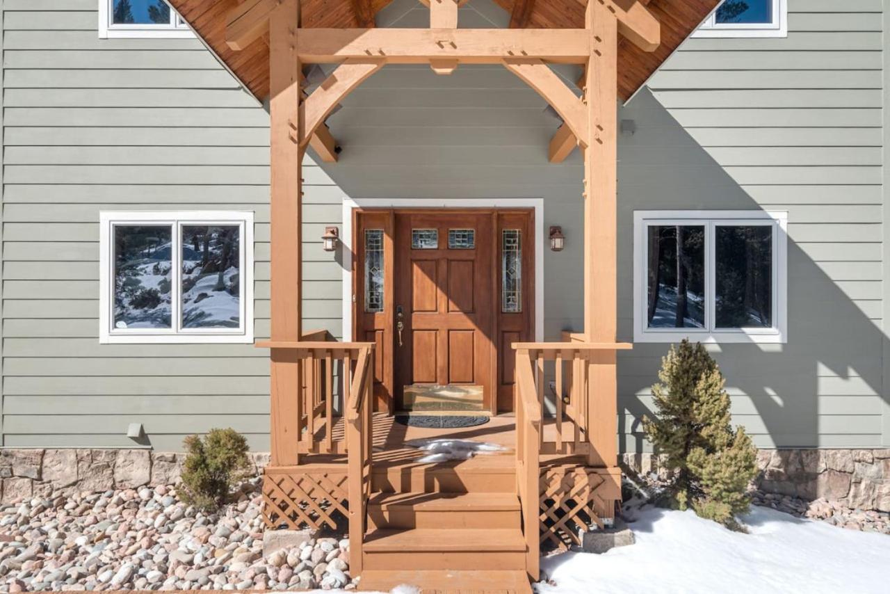 Mountain Retreat Sleeps 10 with Pool Table and Arcade