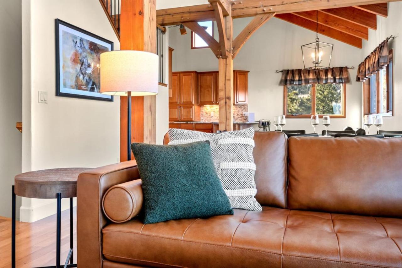 Mountain Retreat Sleeps 10 with Pool Table and Arcade