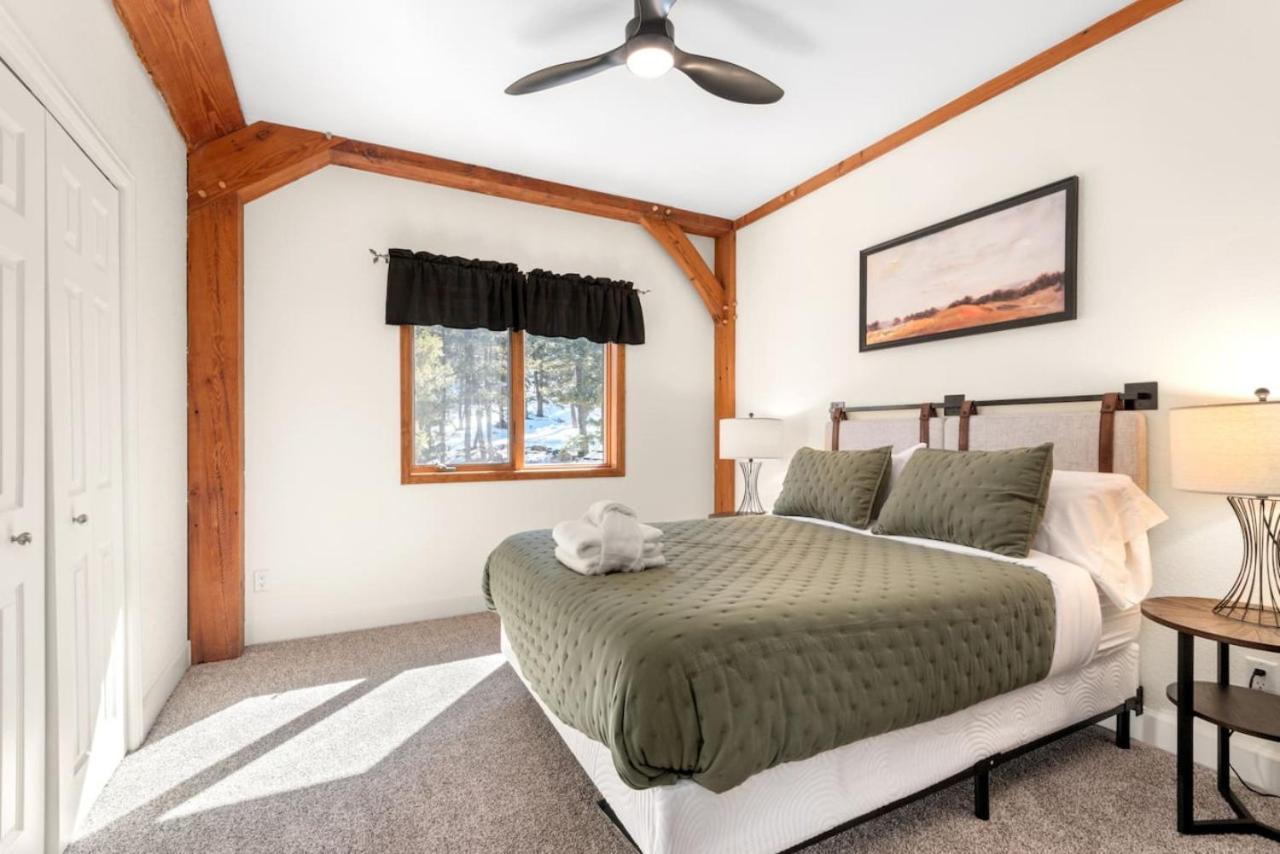 Mountain Retreat Sleeps 10 with Pool Table and Arcade