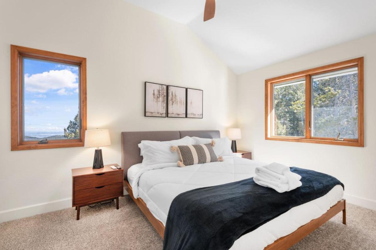 Mountain Retreat Sleeps 10 with Pool Table and Arcade