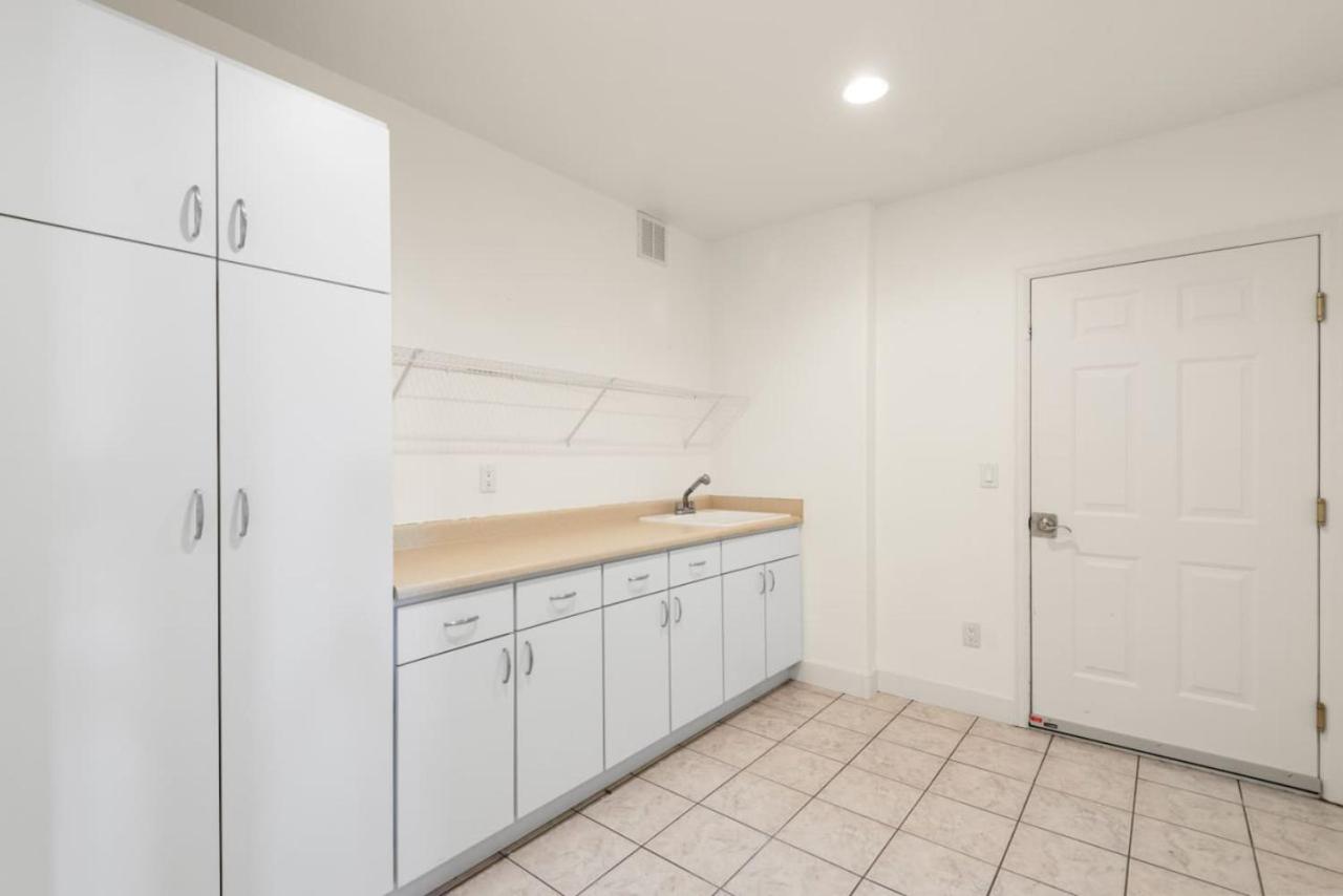 Mountain Retreat Sleeps 10 with Pool Table and Arcade