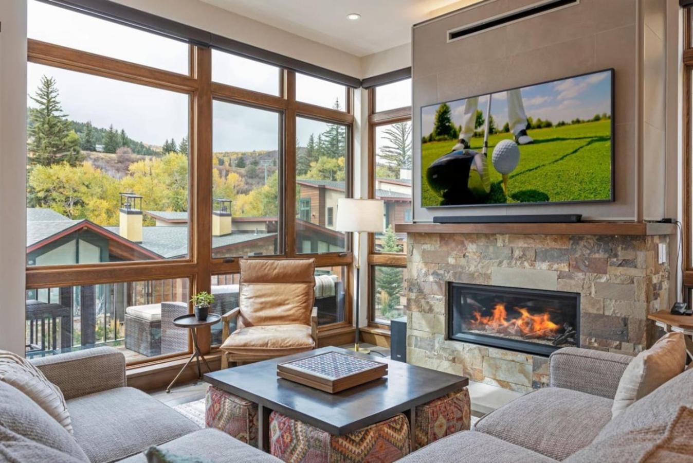 LUXE Riverfront Mountain Retreat Walk to Gondola