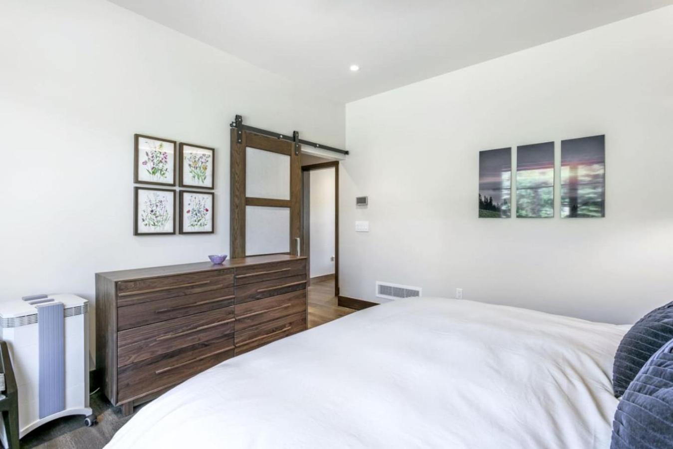 LUXE Riverfront Mountain Retreat Walk to Gondola