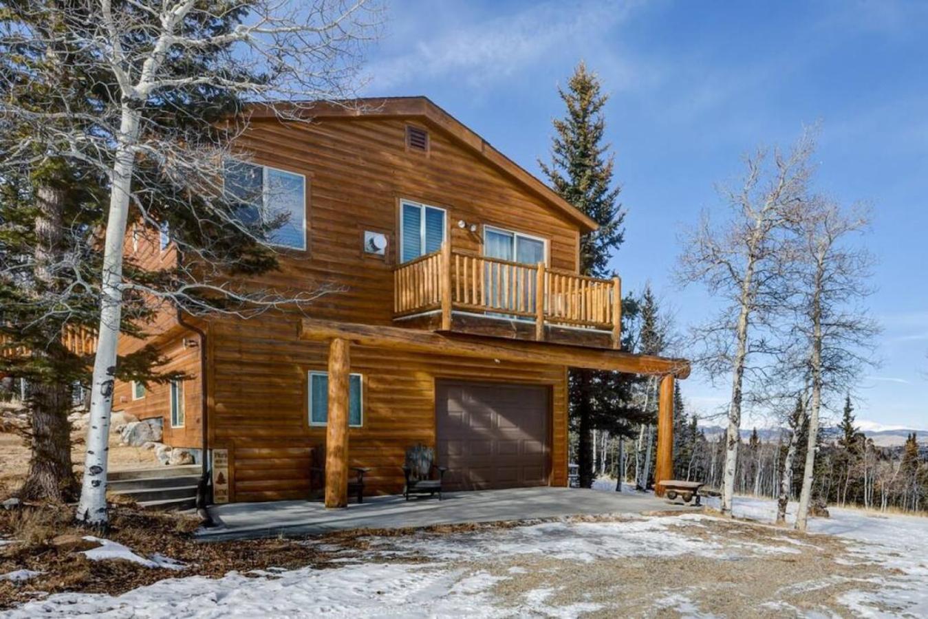 Cabin On 13 Acres With A Pool Table And Jacuzzi Tub