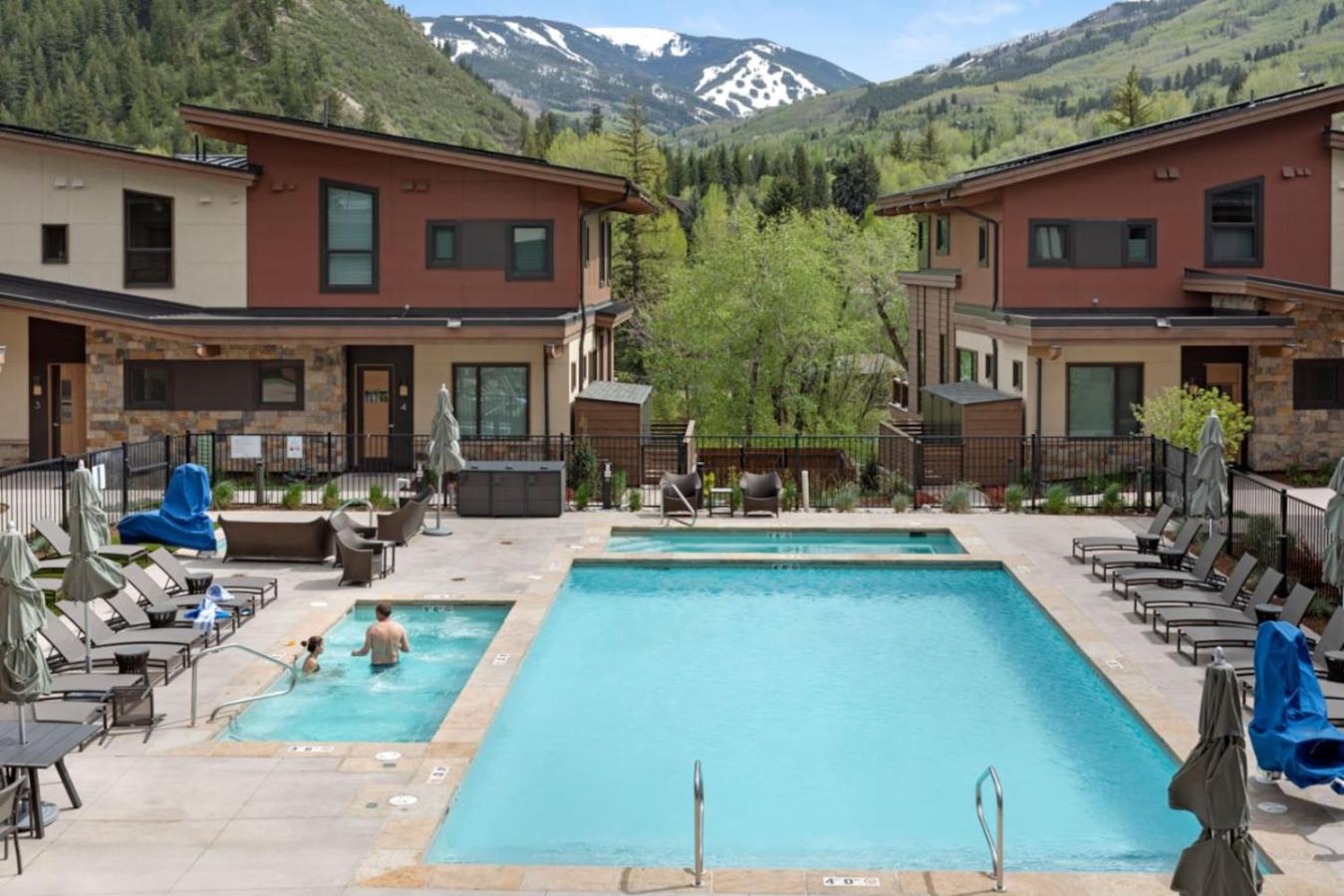 LUXE Riverfront Mountain Retreat Walk to Gondola