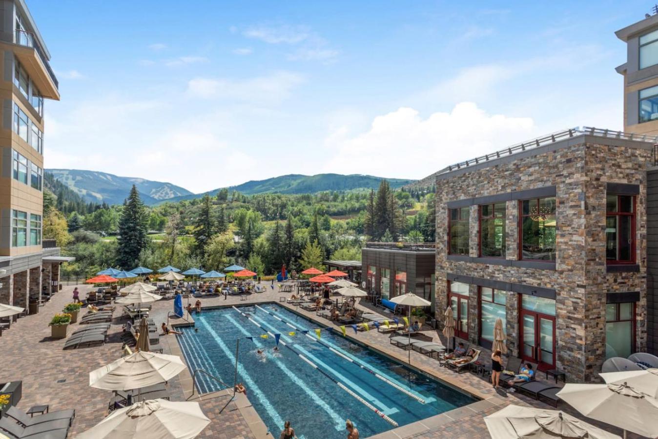 LUXE Riverfront Mountain Retreat Walk to Gondola