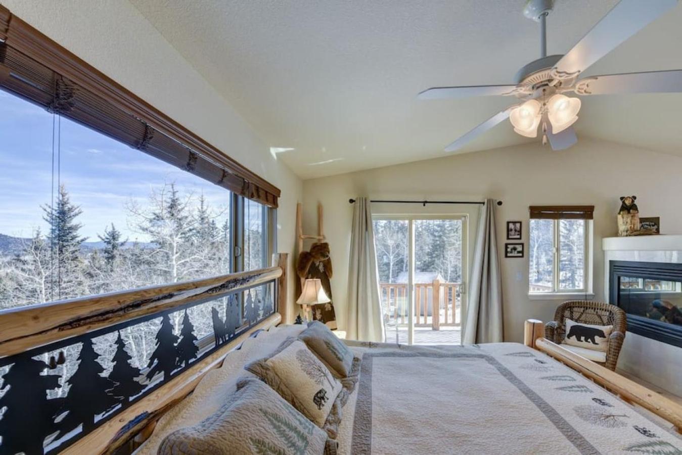 Cabin On 13 Acres With A Pool Table And Jacuzzi Tub