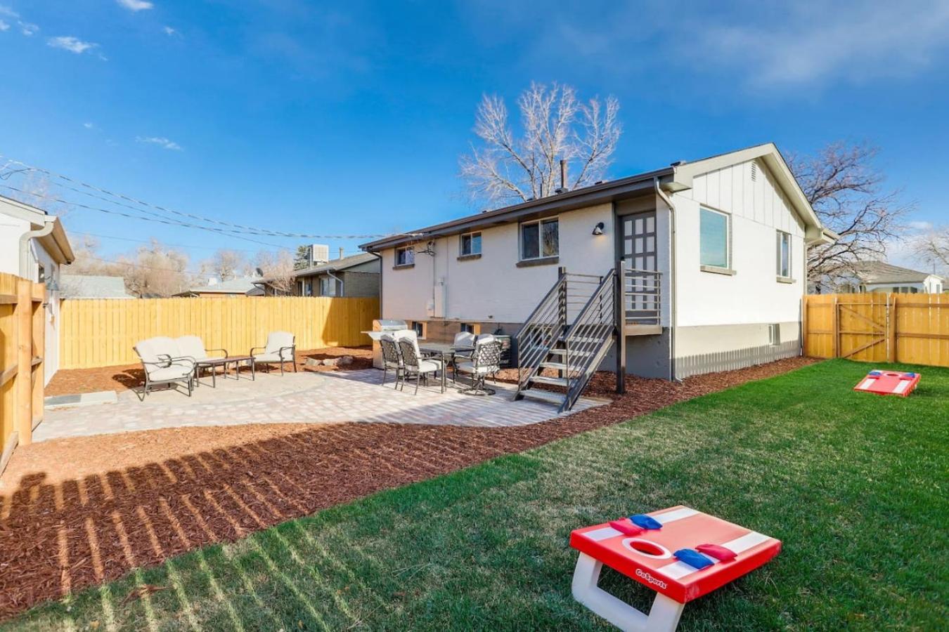 Charming Central Denver Bungalow With Hot Tub
