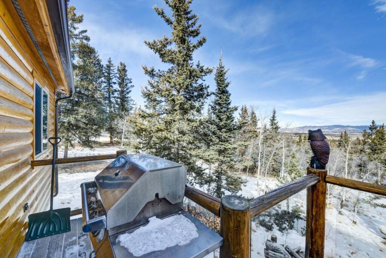 Cabin On 13 Acres With A Pool Table And Jacuzzi Tub