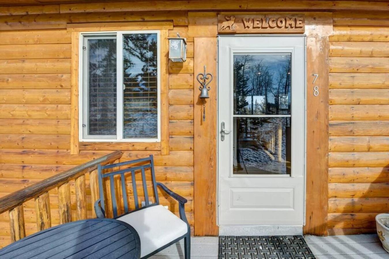 Cabin On 13 Acres With A Pool Table And Jacuzzi Tub