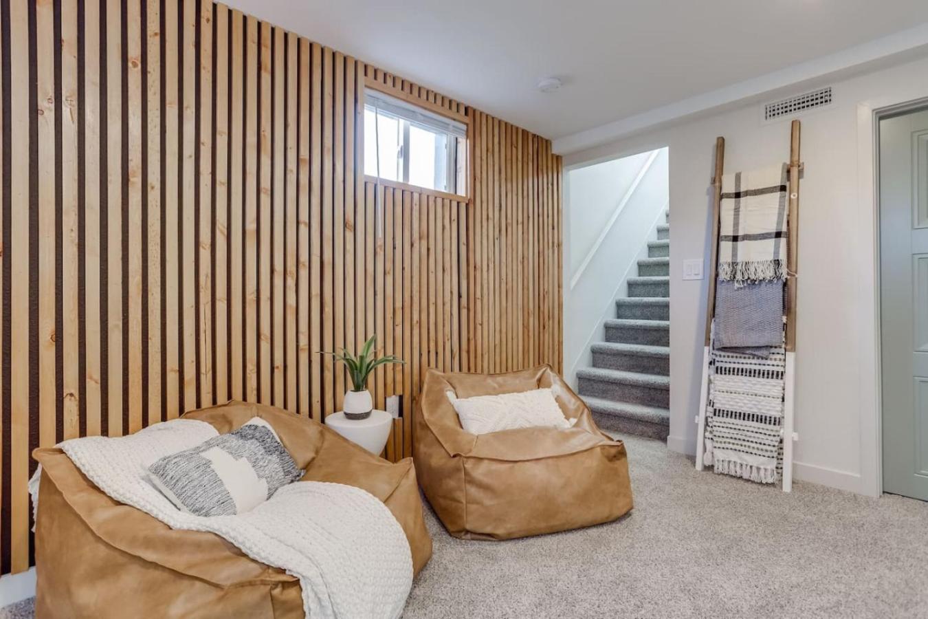 Charming Central Denver Bungalow With Hot Tub