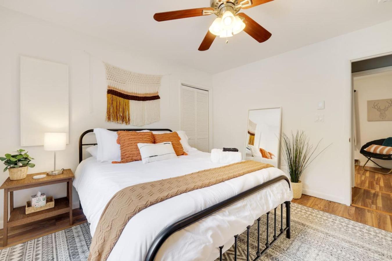 Urban Oasis in the Heart of Denver with Hot tub