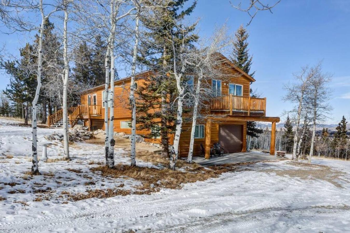 Cabin On 13 Acres With A Pool Table And Jacuzzi Tub