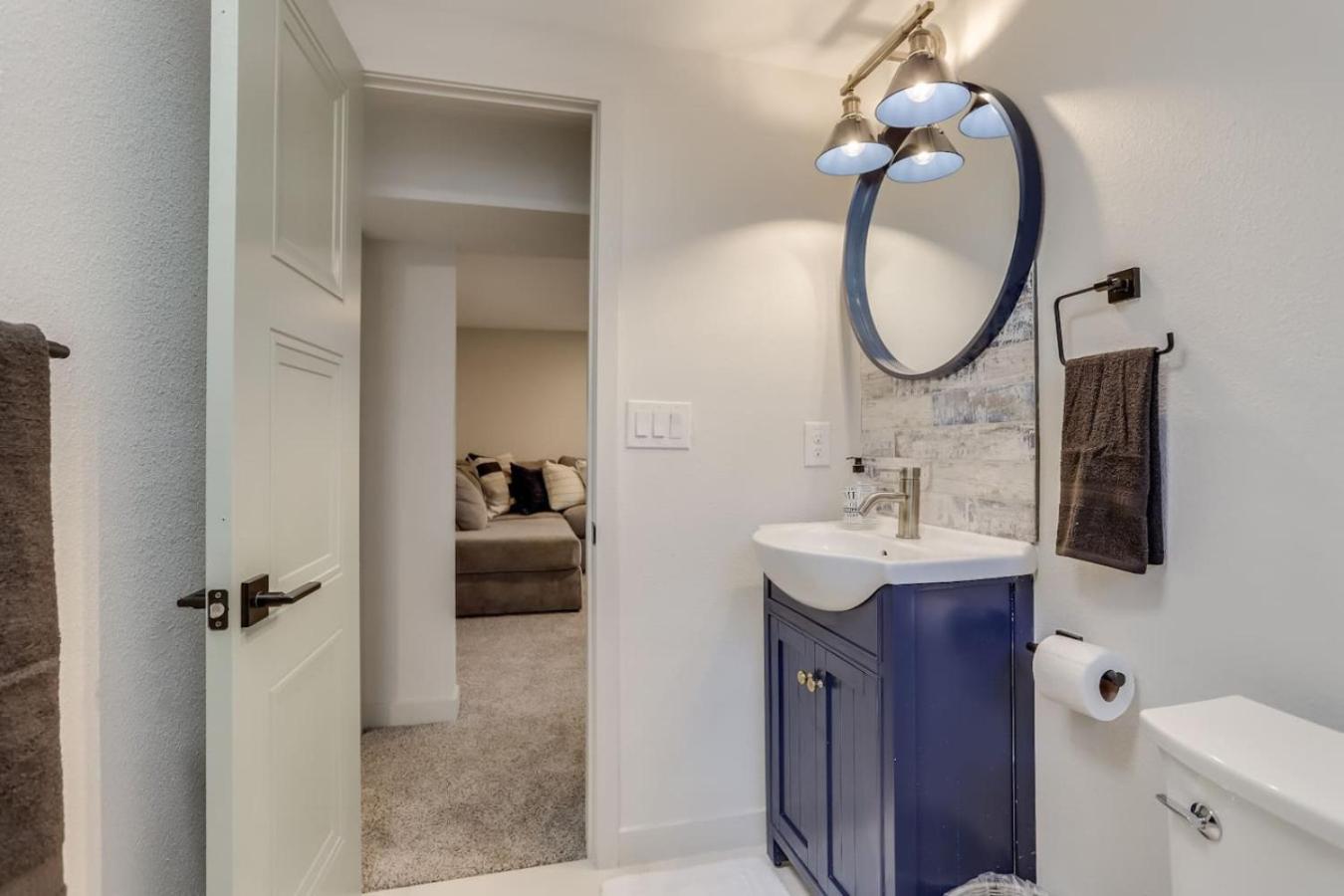 Charming Central Denver Bungalow With Hot Tub