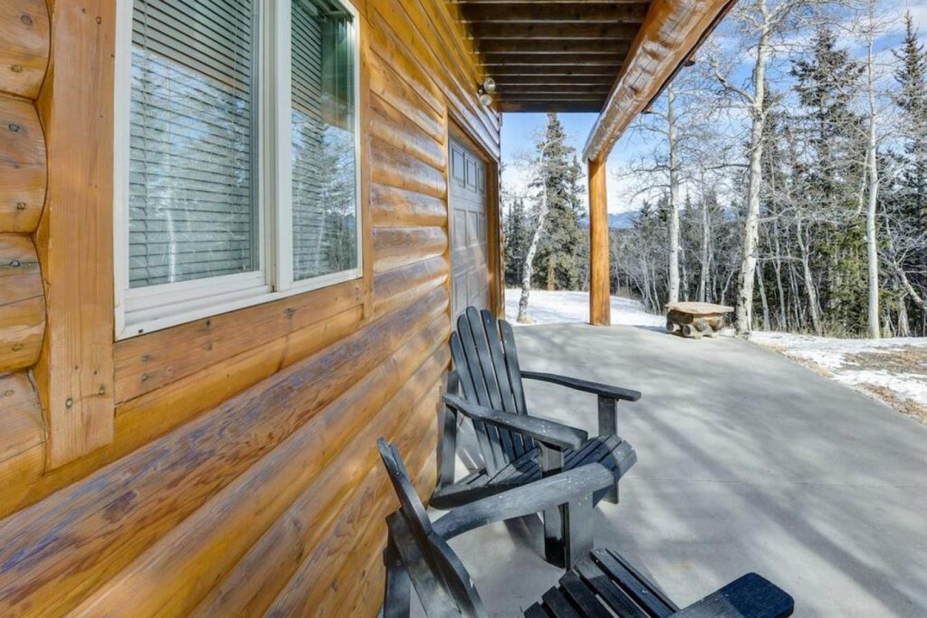 Cabin On 13 Acres With A Pool Table And Jacuzzi Tub