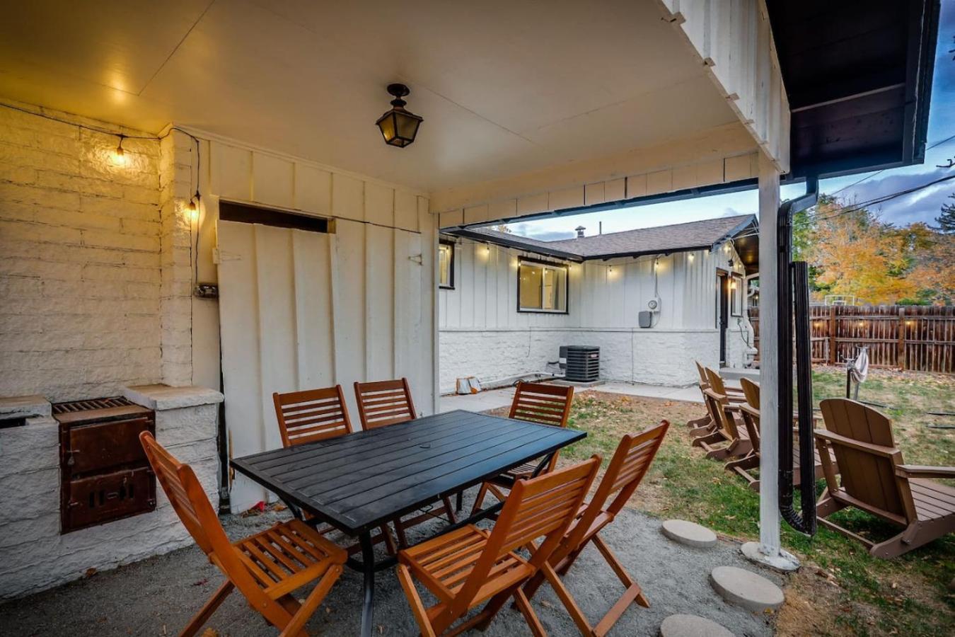 The Western Retreat With Hot Tub and Spacious Yard