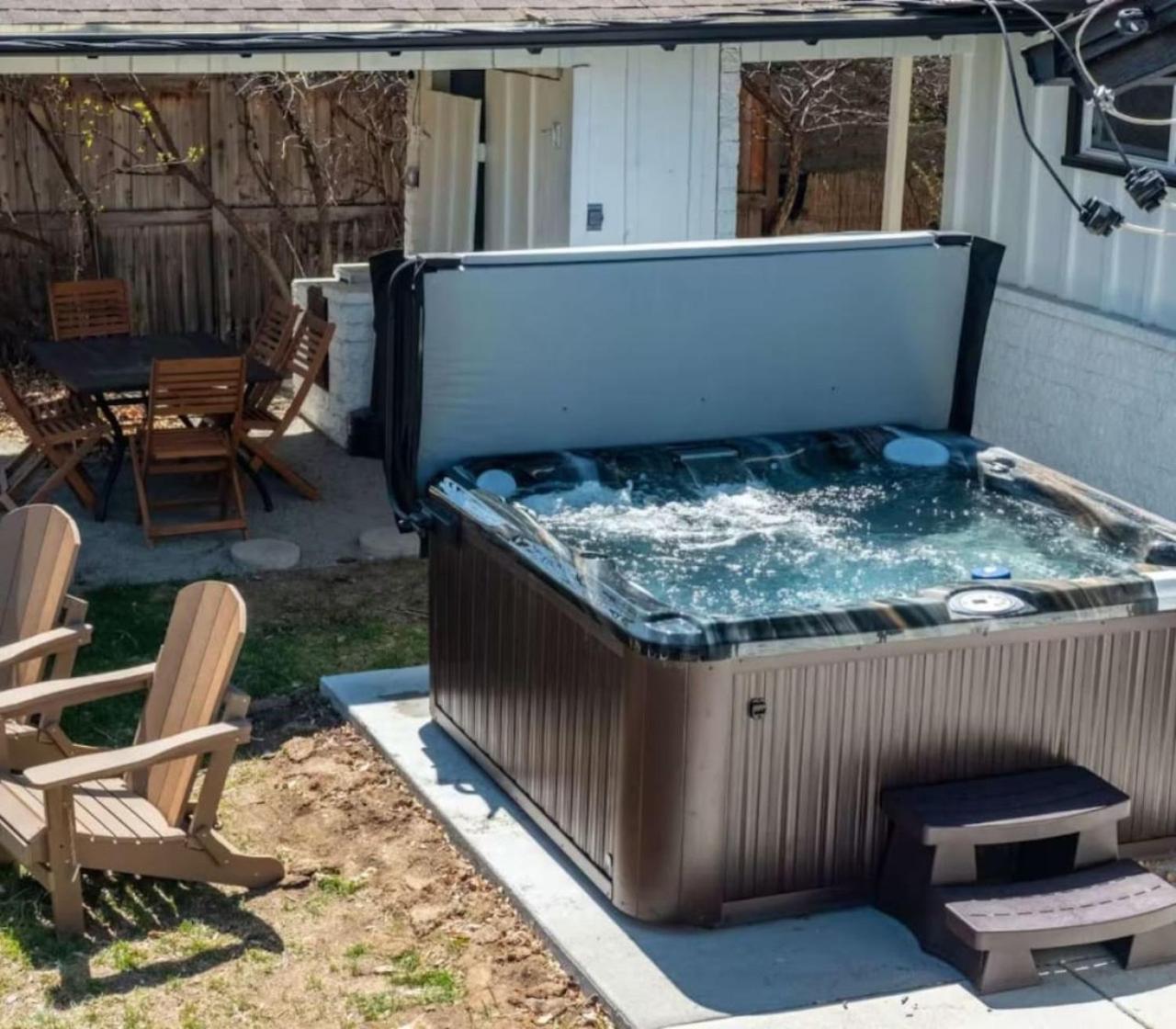 The Western Retreat With Hot Tub and Spacious Yard