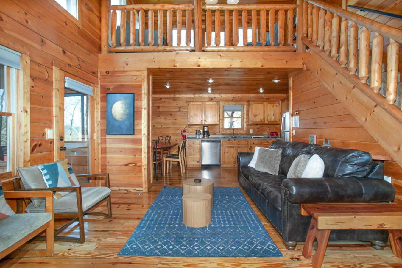 Blue Mist Lodge Hot Tub Outdoor Lounge MORE