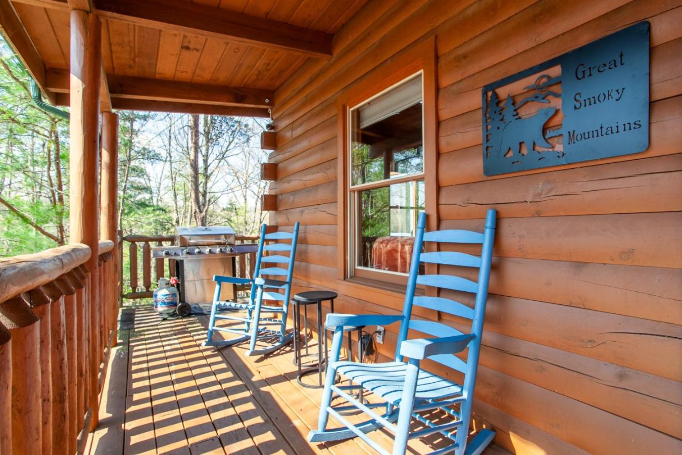 Blue Mist Lodge Hot Tub Outdoor Lounge MORE