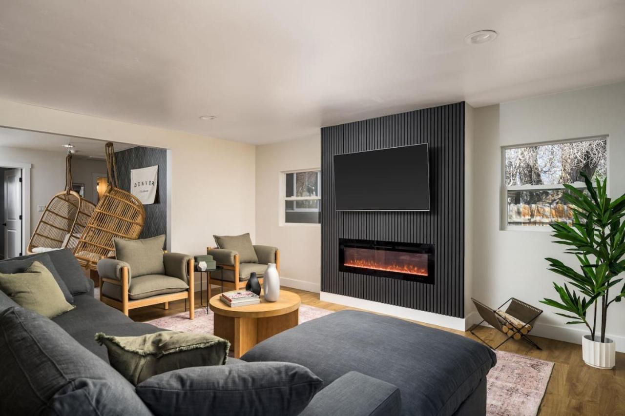 Spacious and Stylish Home with HotTub 12min to Downtown