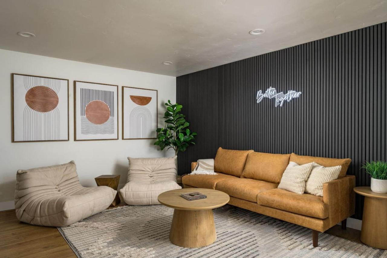 Spacious and Stylish Home with HotTub 12min to Downtown