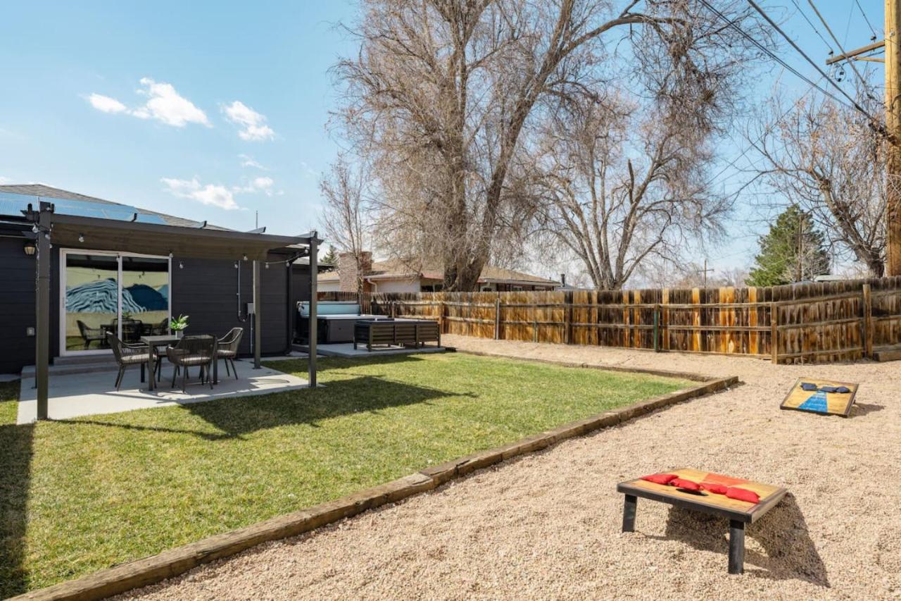 Spacious and Stylish Home with HotTub 12min to Downtown