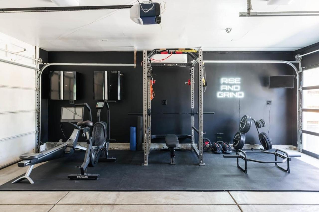 5 Star Retreat With A Gym And APrivate Office
