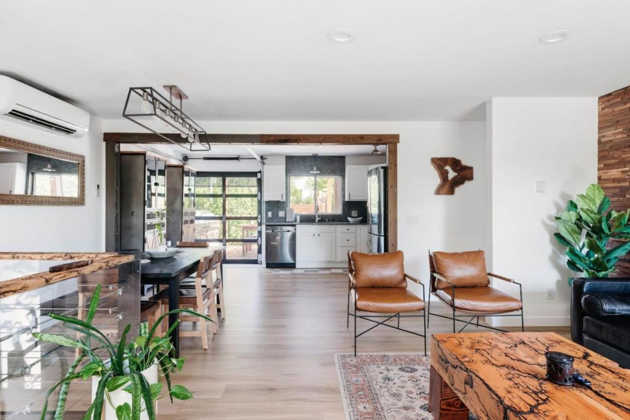 5 Star Retreat With A Gym And APrivate Office