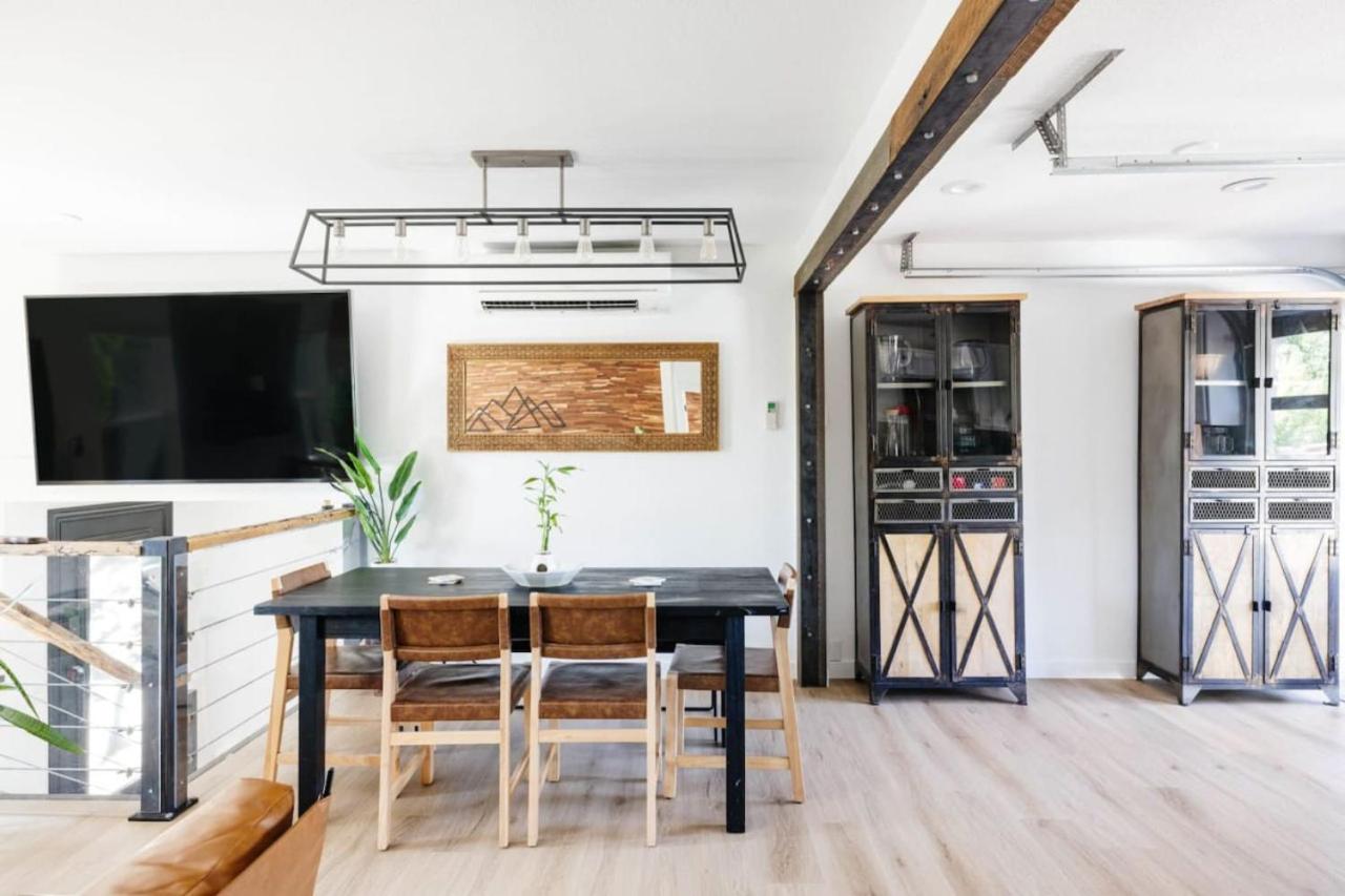 5 Star Retreat With A Gym And APrivate Office