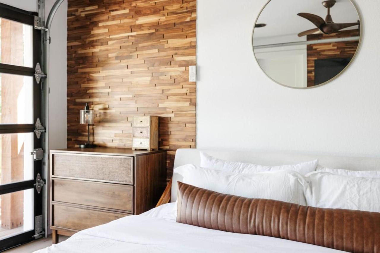 5 Star Retreat With A Gym And APrivate Office