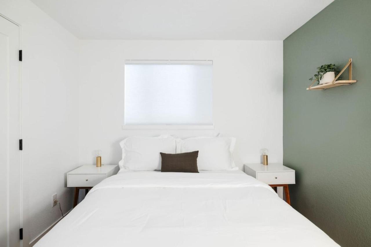 5 Star Retreat With A Gym And APrivate Office