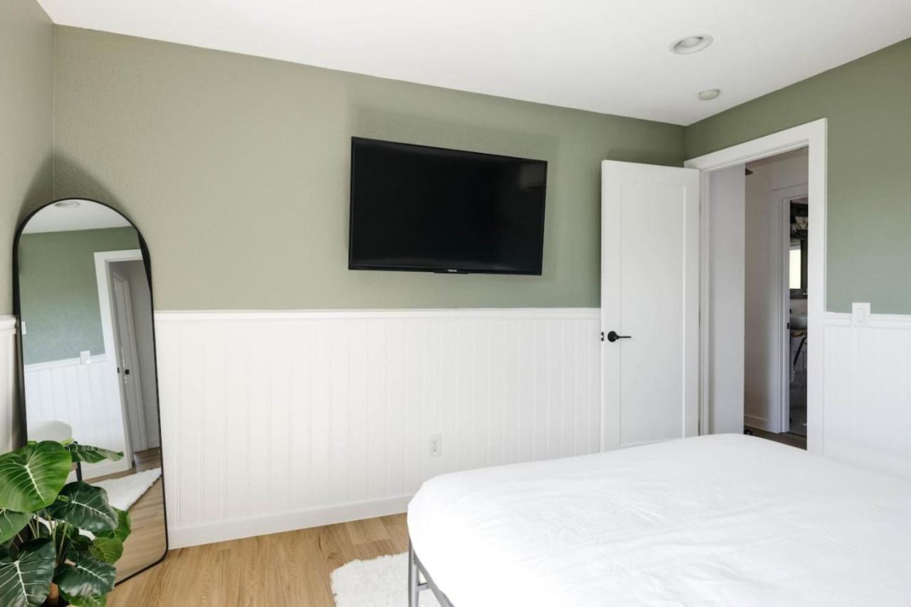 5 Star Retreat With A Gym And APrivate Office
