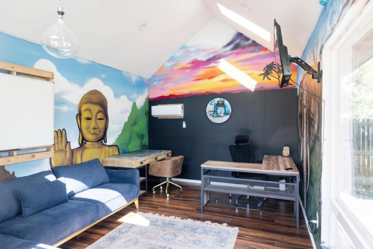 5 Star Retreat With A Gym And APrivate Office