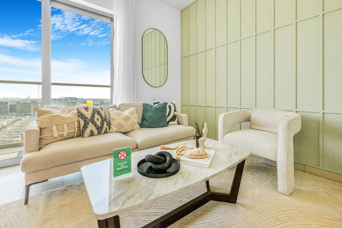 Stylish 1BR with Pool, BBQ Area, Gym in MBR City