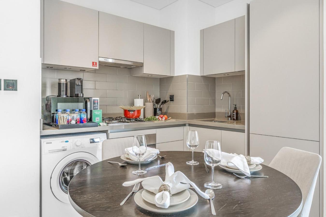 Stylish 1BR with Pool, BBQ Area, Gym in MBR City