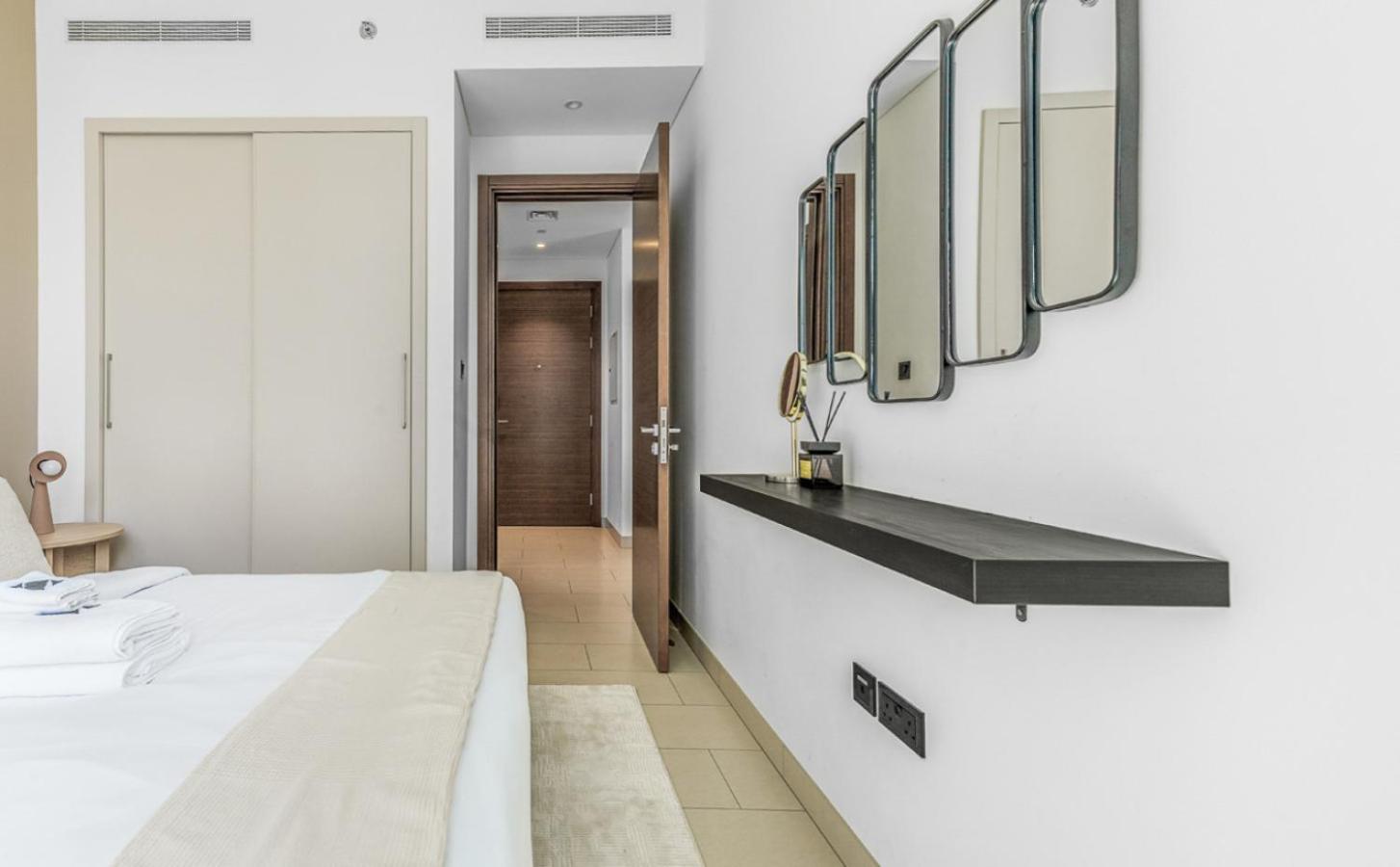 Stylish 1BR with Pool, BBQ Area, Gym in MBR City