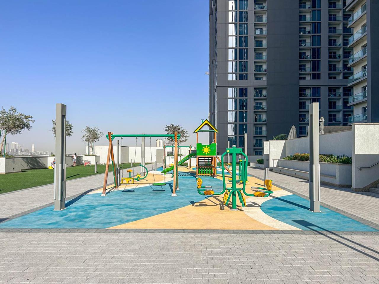 Stylish 1BR with Pool, BBQ Area, Gym in MBR City