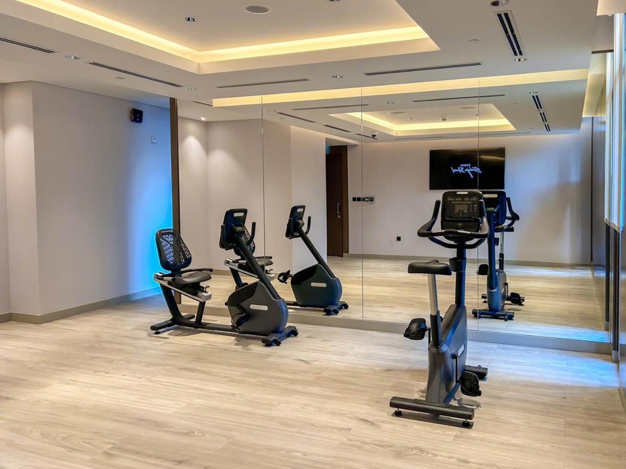 Stylish 1BR with Pool, BBQ Area, Gym in MBR City