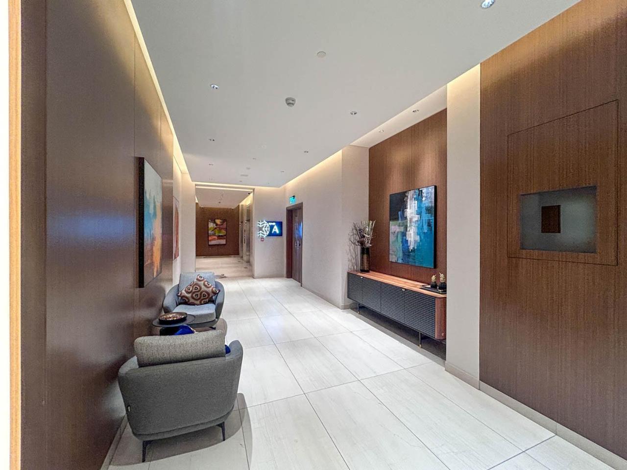 Stylish 1BR with Pool, BBQ Area, Gym in MBR City