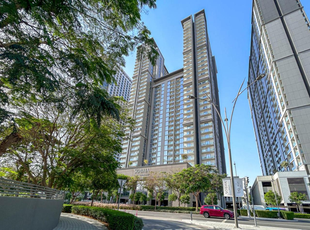 Stylish 1BR with Pool, BBQ Area, Gym in MBR City