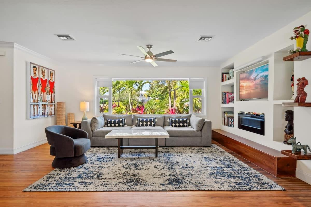 Pool and Spacious Backyard - Delray Beach Home