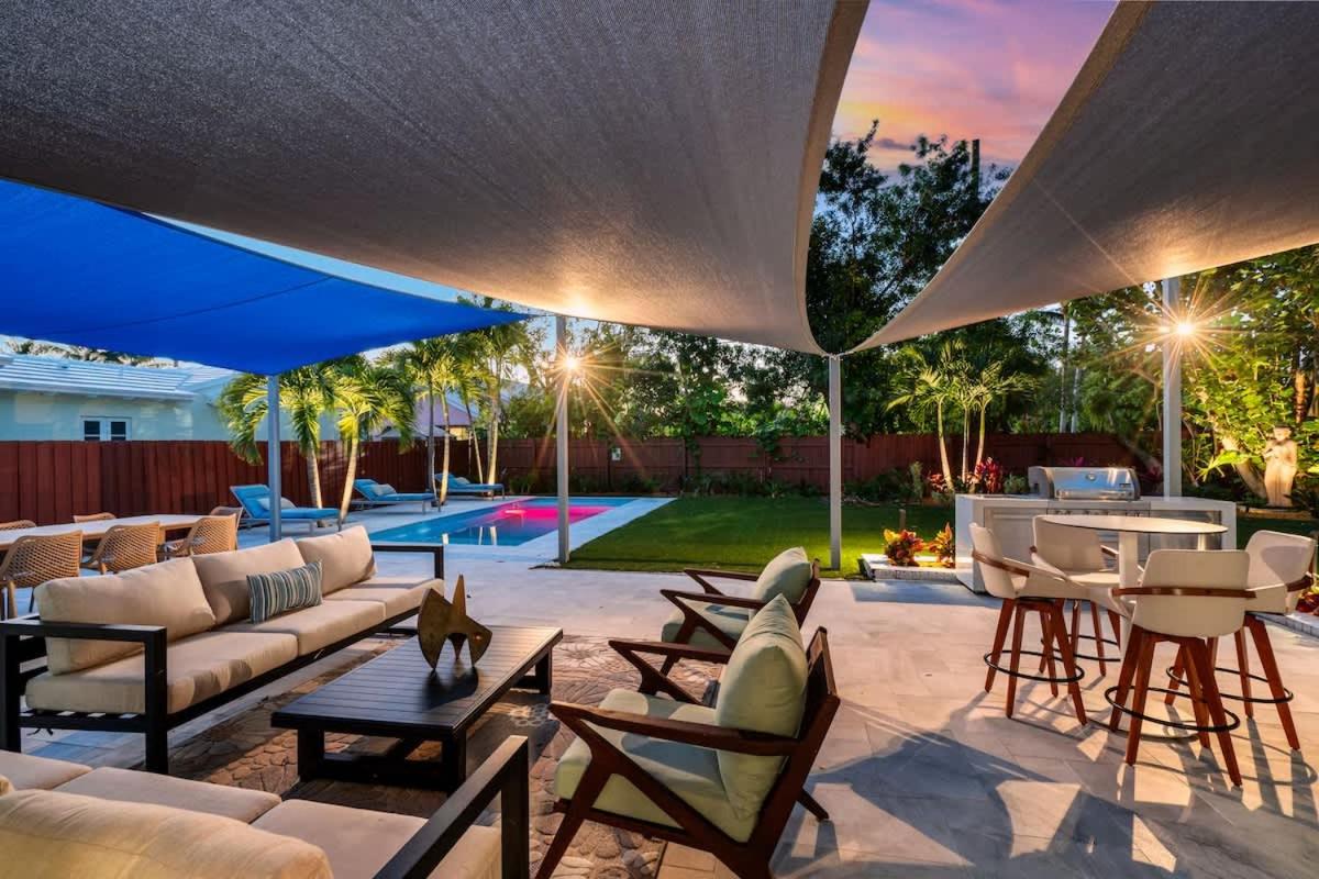 Pool and Spacious Backyard - Delray Beach Home
