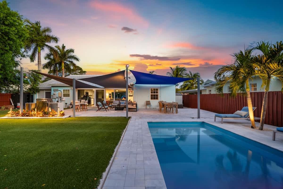 Pool and Spacious Backyard - Delray Beach Home