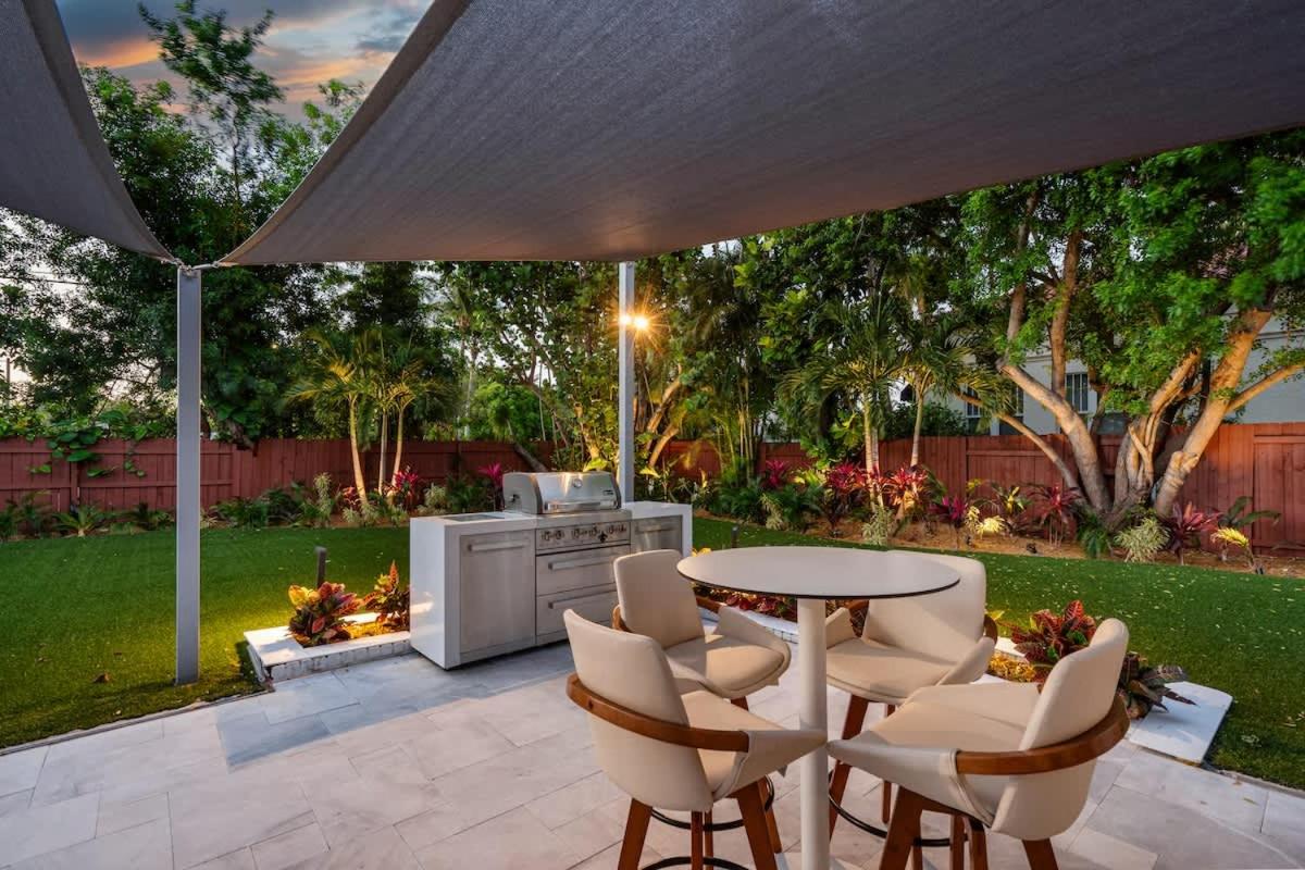 Pool and Spacious Backyard - Delray Beach Home