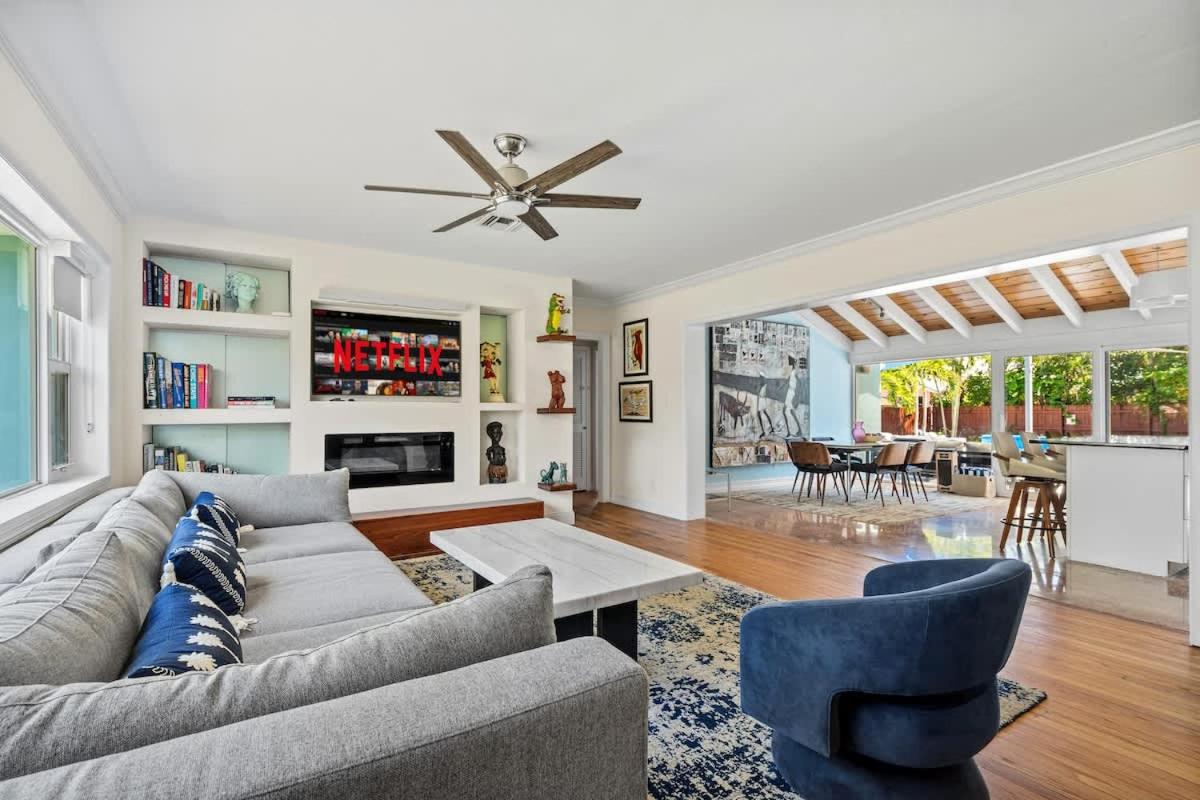 Pool and Spacious Backyard - Delray Beach Home