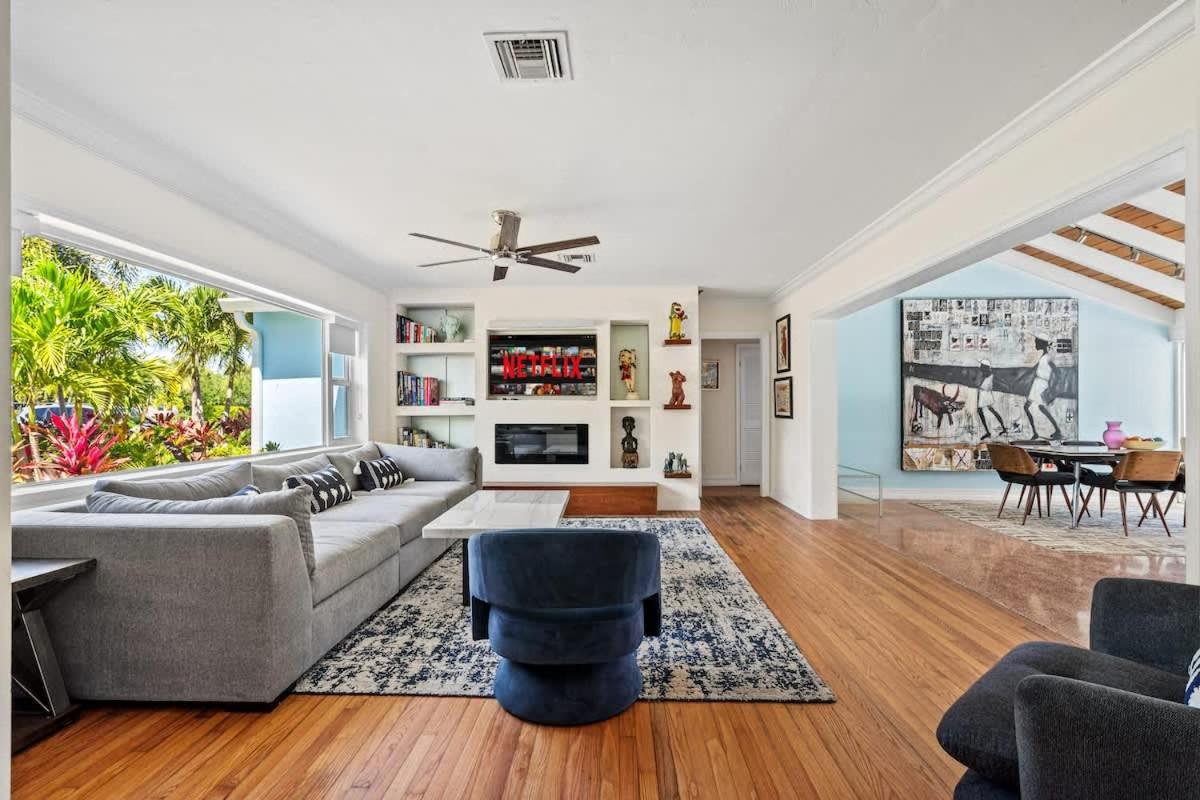 Pool and Spacious Backyard - Delray Beach Home
