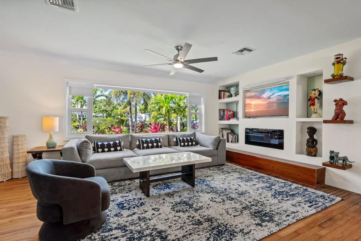 Pool and Spacious Backyard - Delray Beach Home