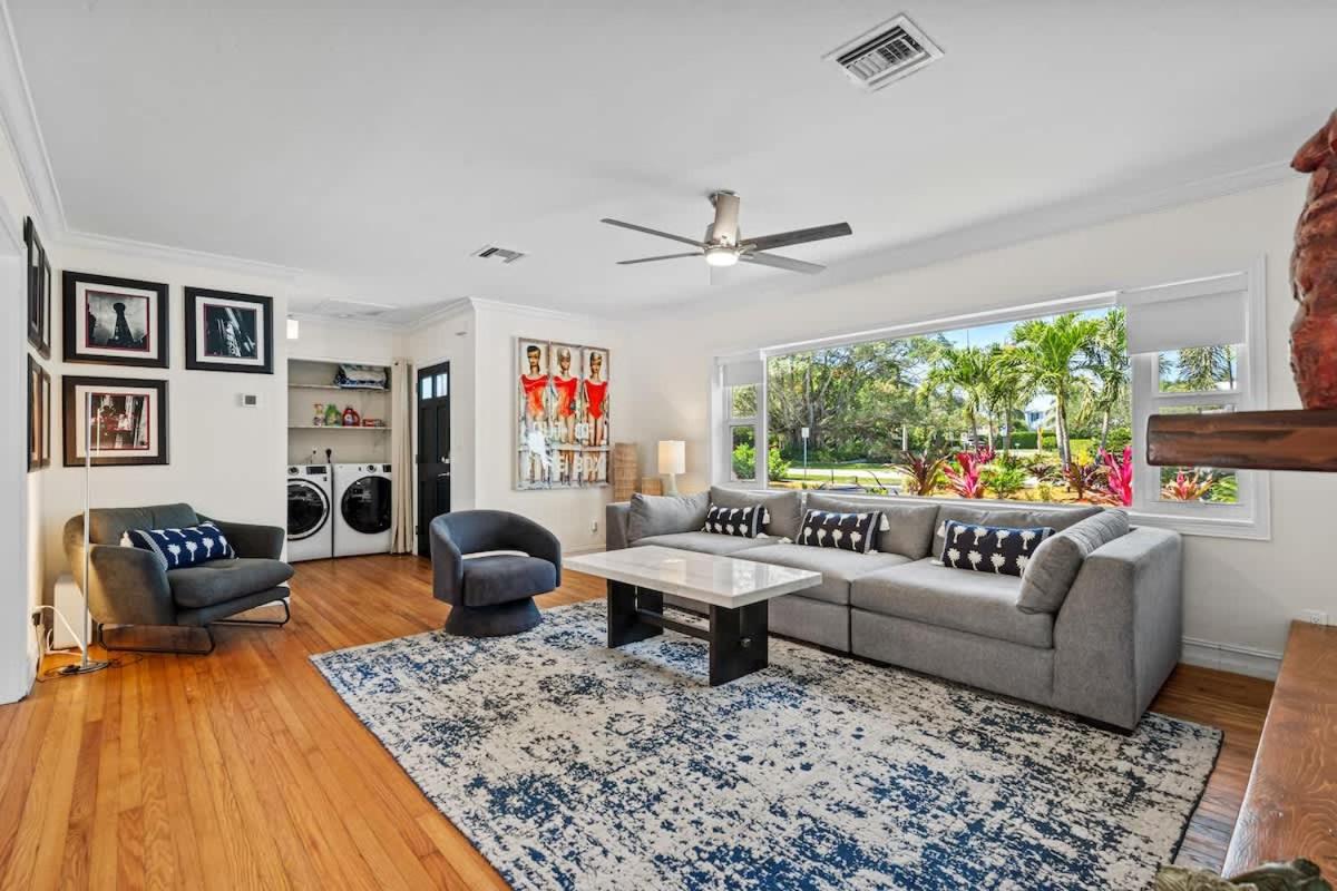 Pool and Spacious Backyard - Delray Beach Home