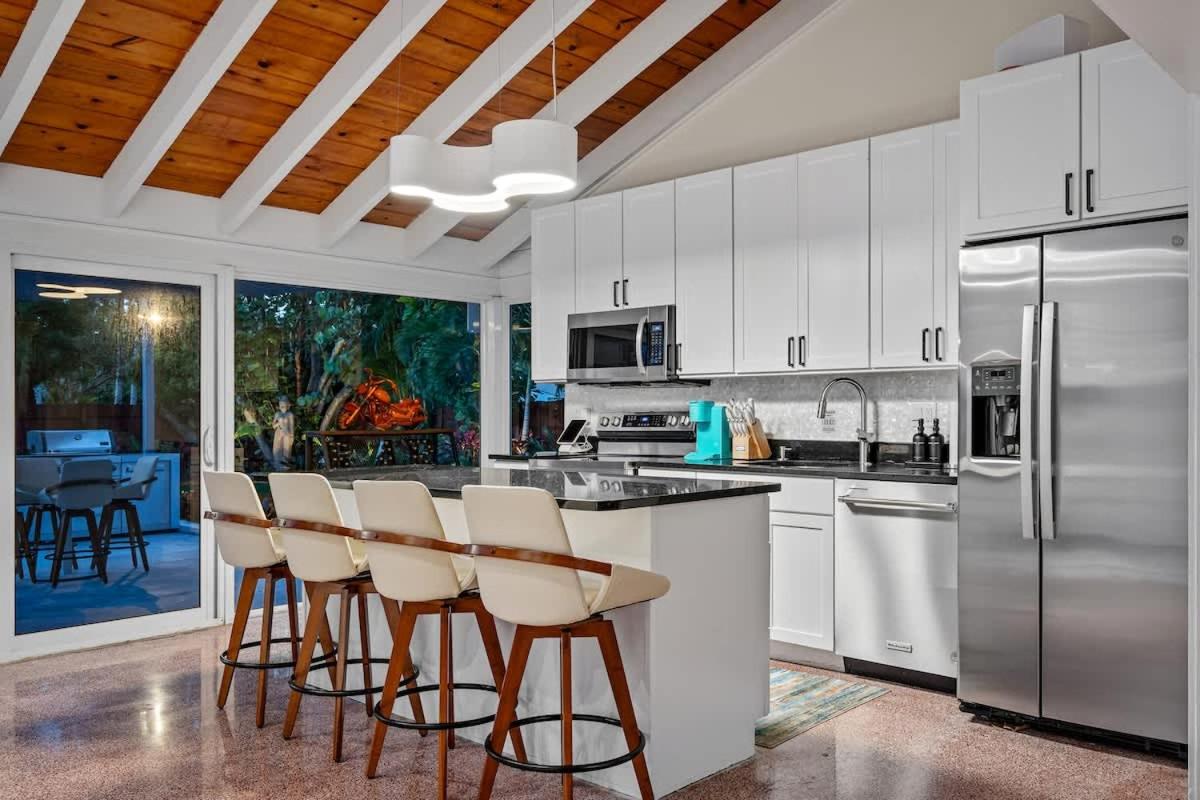 Pool and Spacious Backyard - Delray Beach Home